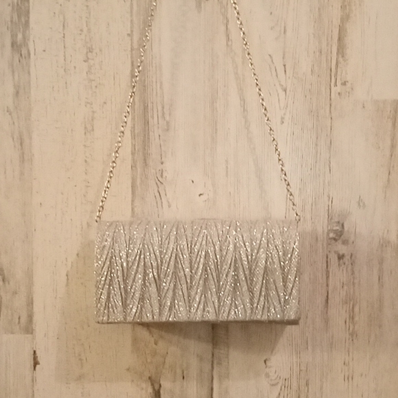 Blush Handbags - NEW Stunning Clutch w/Chain